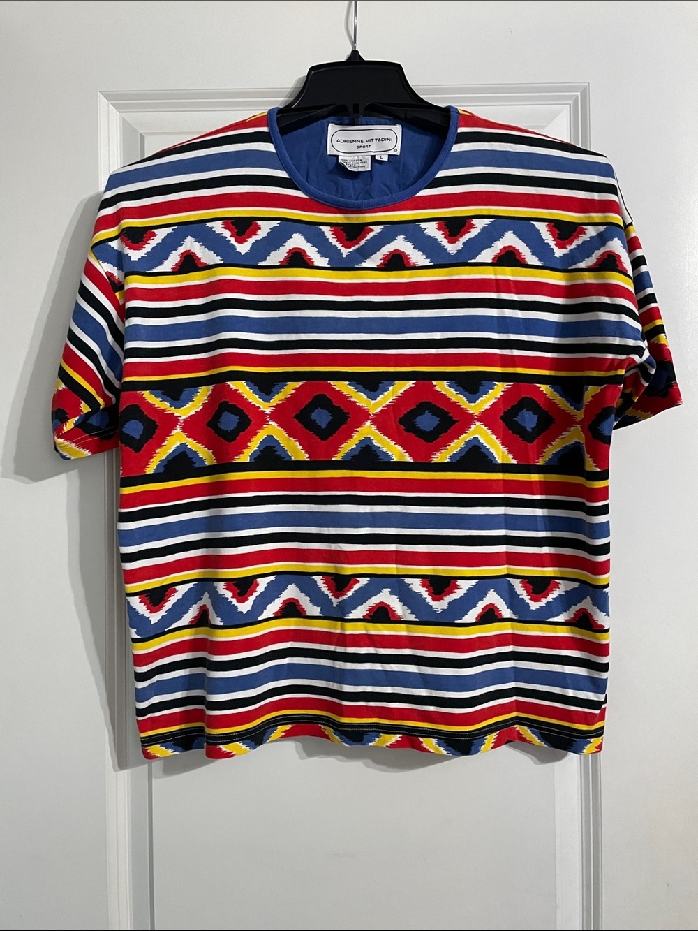 RARE Adrienne Vittadini Sport T-shirt Vibrant Multi Geometric Striped Aztec L